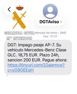 Imagen del SMS fraudulento que suplanta a la DGT.
