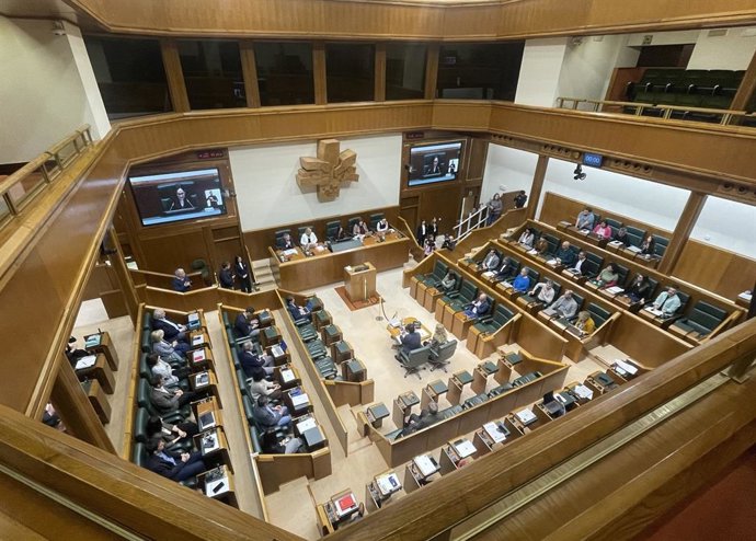 Archivo - El Pleno de la Cámara ha aprobado sus candidaturas al Tribunal Constitucional