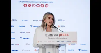 Tolón avanza que el real decreto de FP fijará un mínimo de ciclos y de horas presenciales y profesores en las aulas