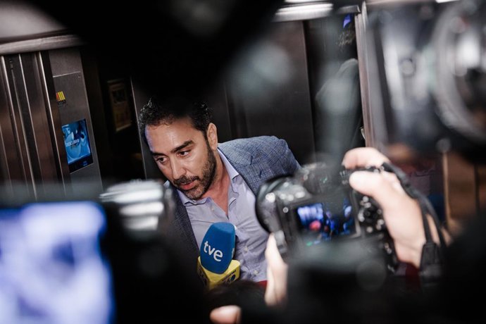 Archivo - El empresario Víctor de Aldama asiste a la comparecencia de la exmilitante socialista Leire Díez, en el Hotel Novotel, a 4 de junio de 2025, en Madrid  (España). Leire Díaz que aparece en diversos audios haciendo gestiones contra mandos de la Un