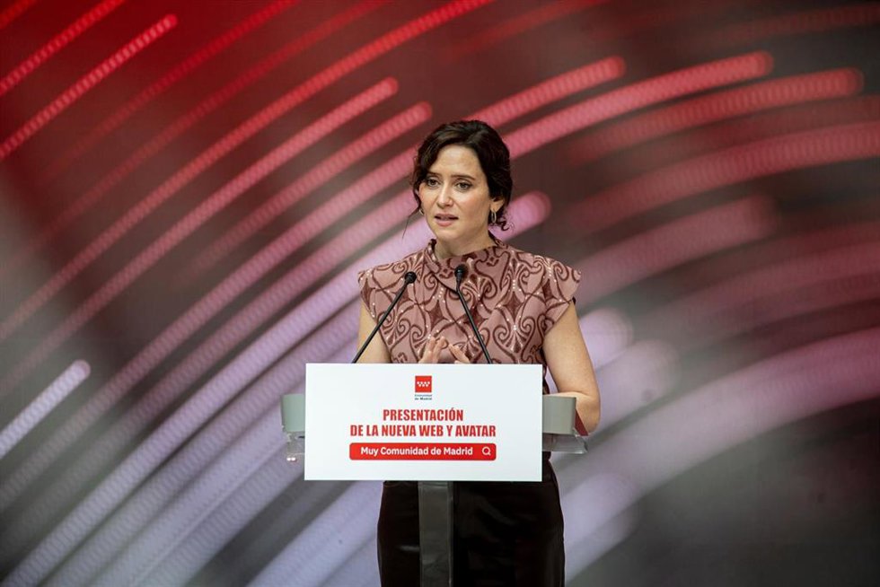 La presidenta de la Comunidad de Madrid, Isabel Díaz Ayuso, presenta el avatar SOL, a 28 de abril de 2026, en Madrid (España).