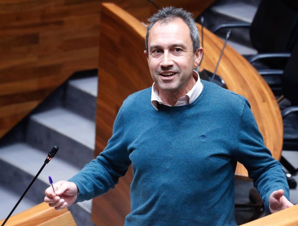 El consejero de Ordenación del Territorio, Urbanismo, Vivienda y Derechos Ciudadanos, Ovidio Zapico, en la Junta General.