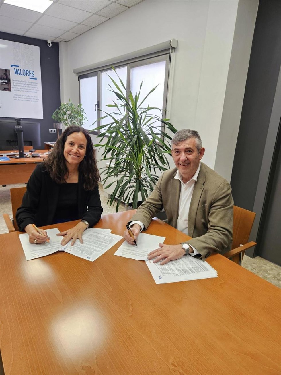 Ainia y ESIC impulsan una alianza para desarrollar acciones conjuntas de formación