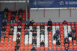 Archivo - Varios aficionados, en las gradas del estadio Ángel Carro, durante un partido de Segunda División entre el Club Deportivo Lugo y el Mirandés, a 15 de mayo de 2021, en Lugo, Galicia (España). 