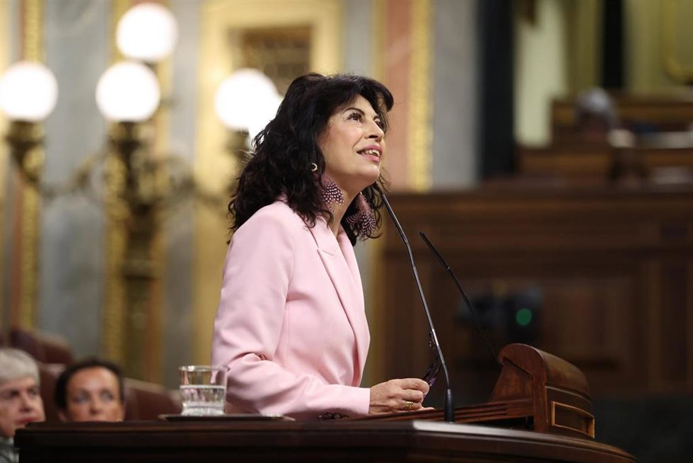 La ministra de Igualdad, Ana Redondo, durante una sesión plenaria en el Congreso, a 30 de abril de 2026, en Madrid (España).