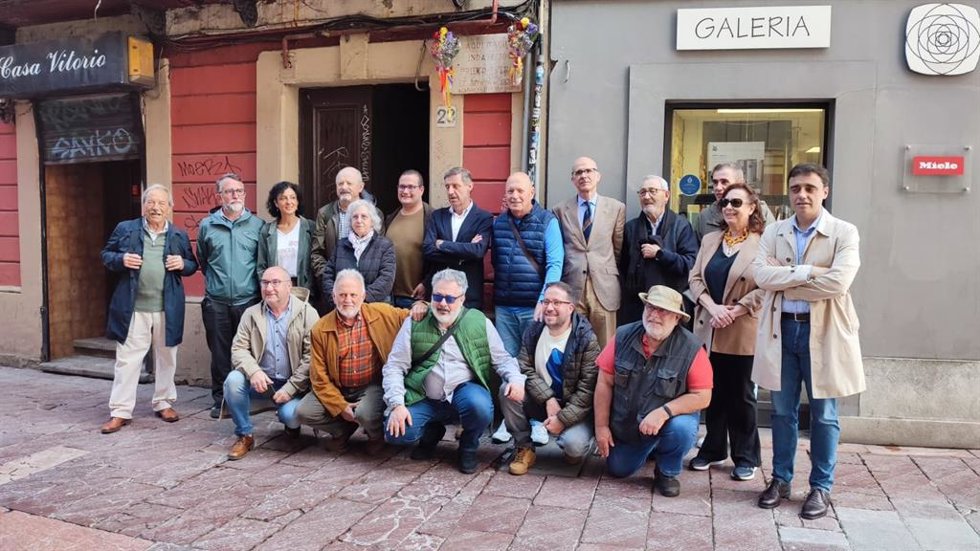 El PSOE de Oviedo homenajea a Indalecio Prieto.