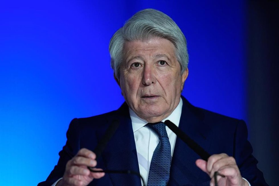 Archivo - El presidente del Atlético de Madrid, Enrique Cerezo, será uno de los galardonados en los II Premios Espiga del Deporte de Villanueva del Pardillo, que se entregarán el 14 de mayo en la localidad madrileña.