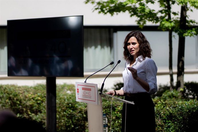 La presidenta de la Comunidad de Madrid, Isabel Díaz Ayuso, presenta el Plan Residencias 40-40 del Gobierno regional, a 27 de abril de 2026, en Madrid (España).