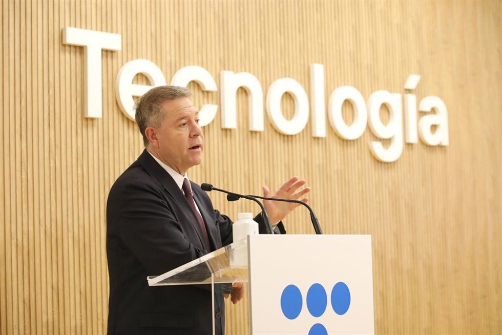 El presidente de C-LM, Emiliano García-Page, en la inauguración del Centro de Talento y Tecnología de Telefónica en Toledo.