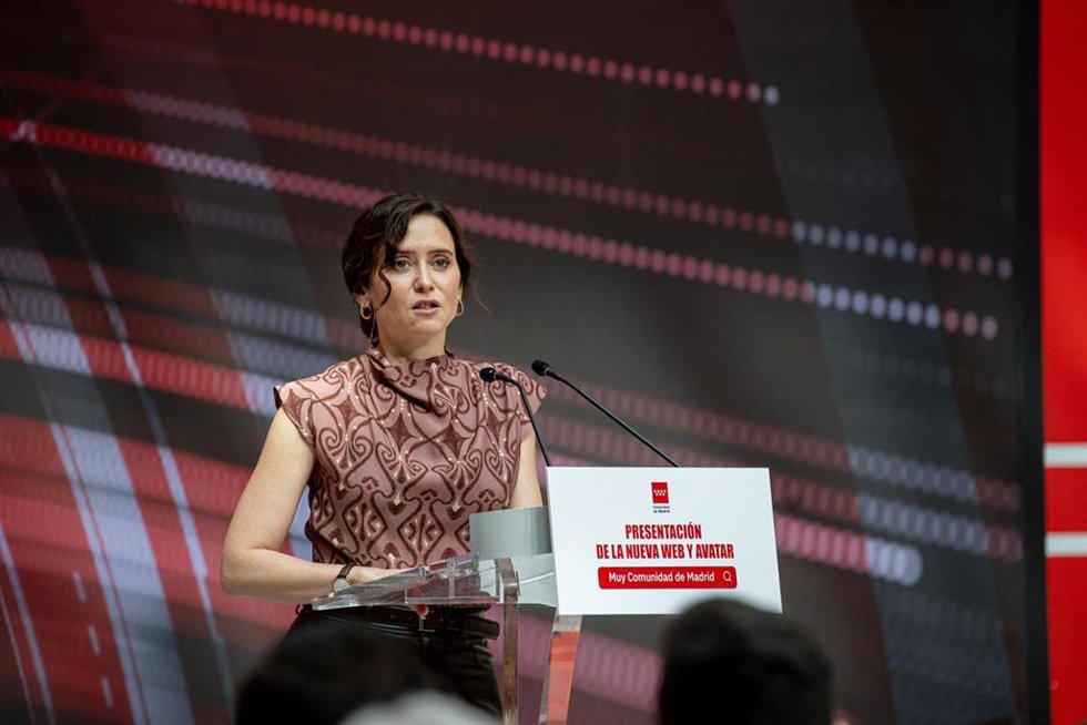 La presidenta de la Comunidad de Madrid, Isabel Díaz Ayuso, presenta el avatar SOL, a 28 de abril de 2026, en Madrid (España). 