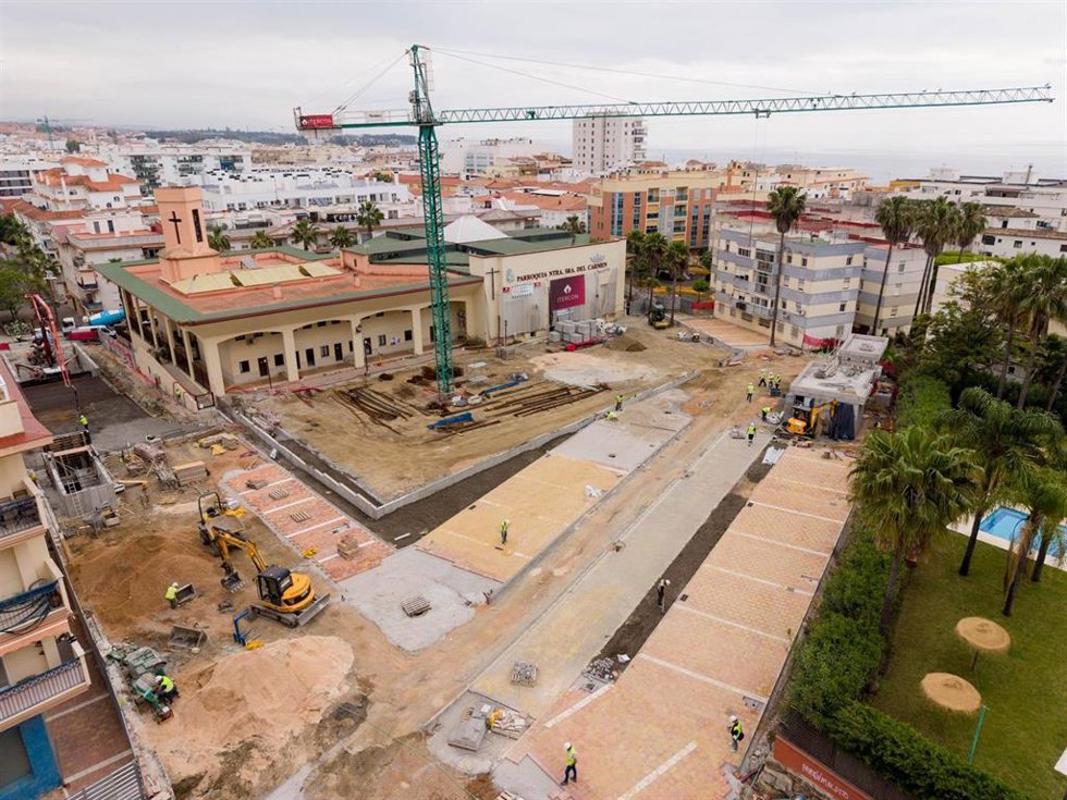 Las obras del sexto aparcamiento en Estepona con coste de un euro durante el día alcanzan su fase final.