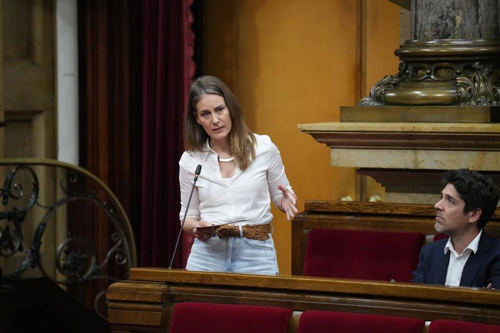 La presidenta de los Comuns en el Parlament, Jéssica Albiach, durante una sesión plenaria en el Parlament de Catalunya, a 29 de abril de 2026, en Barcelona, Catalunya (España). En el pleno del Parlament de Catalunya debate los dictámenes de los proyectos 
