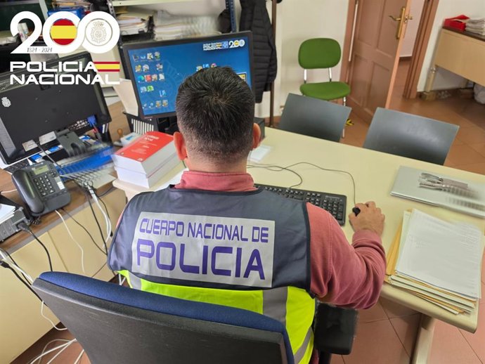 Agente de la Policía Nacional.