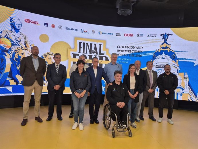 Foto de familia tras la presentación de la 'Final a Cuatro' 2026 de la Champions Cup de baloncesto en silla de ruedas