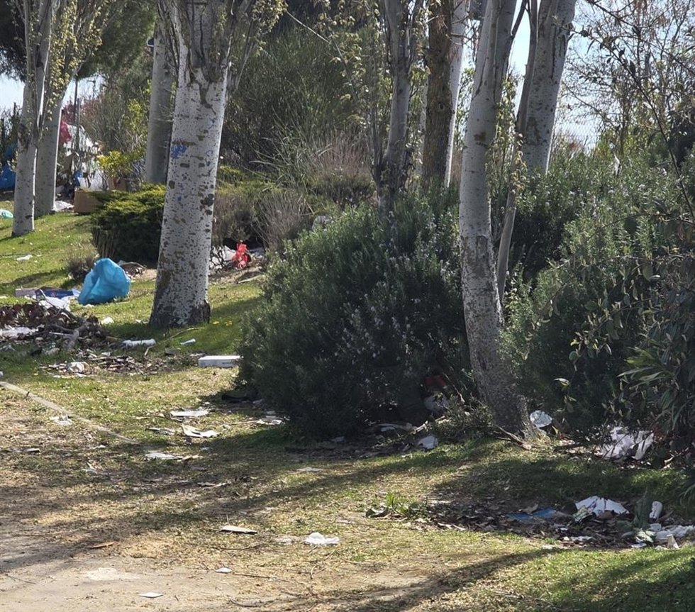 Basura en el entorno del estadio José Zorrilla y el Real de la Feria.