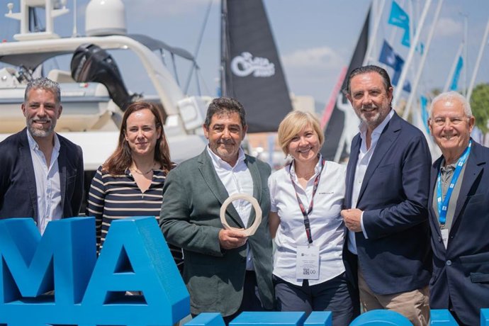 Jaume Vaquer recibe el Premio Marcial Sánchez Barcáiztegui.