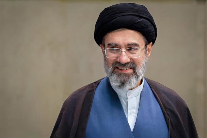19 de abril de 2026, Teerã, Irã: Mojtaba Khamenei, filho do líder supremo iraniano, o aiatolá Ali Khamenei, em foto divulgada pelo governo iraniano em 30 de março de 2026, em Teerã, Irã. Mojtaba foi designado para suceder seu pai como líder supremo, após 