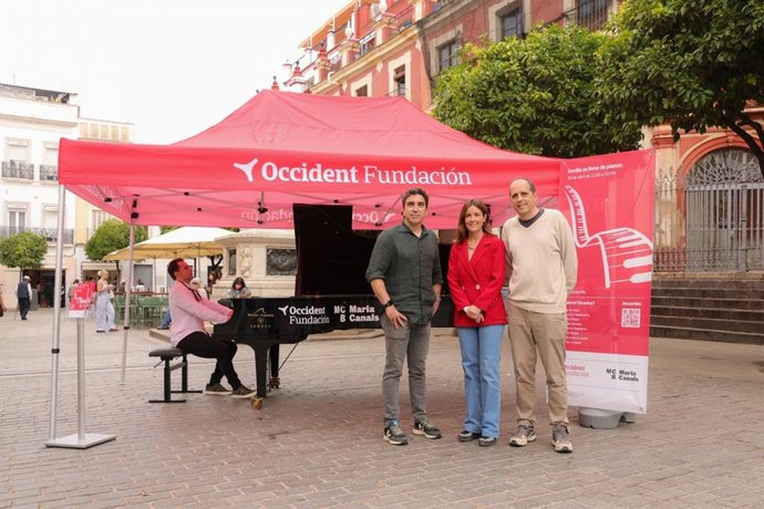 El Ayuntamiento respalda el impulso de 'Tu ciudad se llena de pianos' para acercar la música al espacio público.