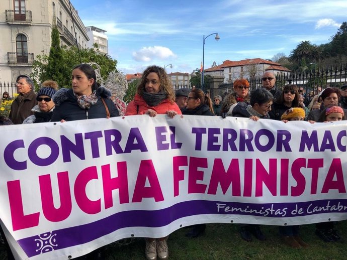 Archivo - Manifestación en Cantabria contra la violencia machista  