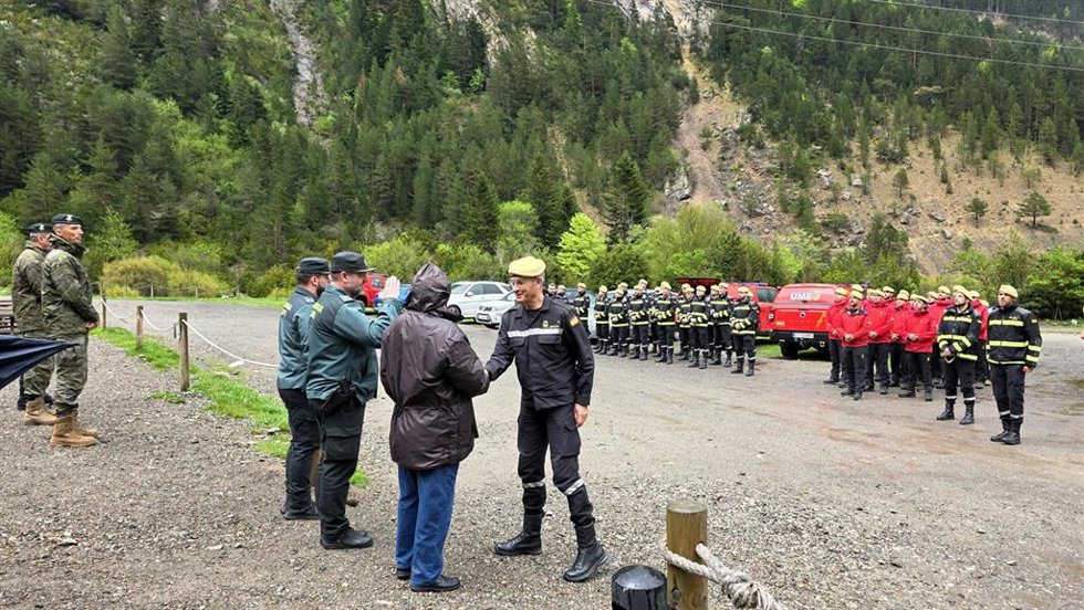 En una emotiva ceremonia, la Unidad Militar de Emergencias honra la memoria de su compañero, caído en servicio hace diez años en el valle de Bujaruelo, mientras participaba en una misión de rescate