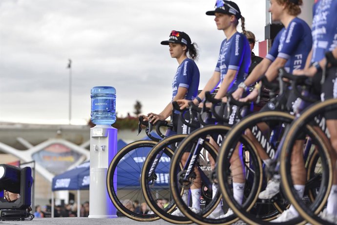 La Vuelta Femenina Aquaservice