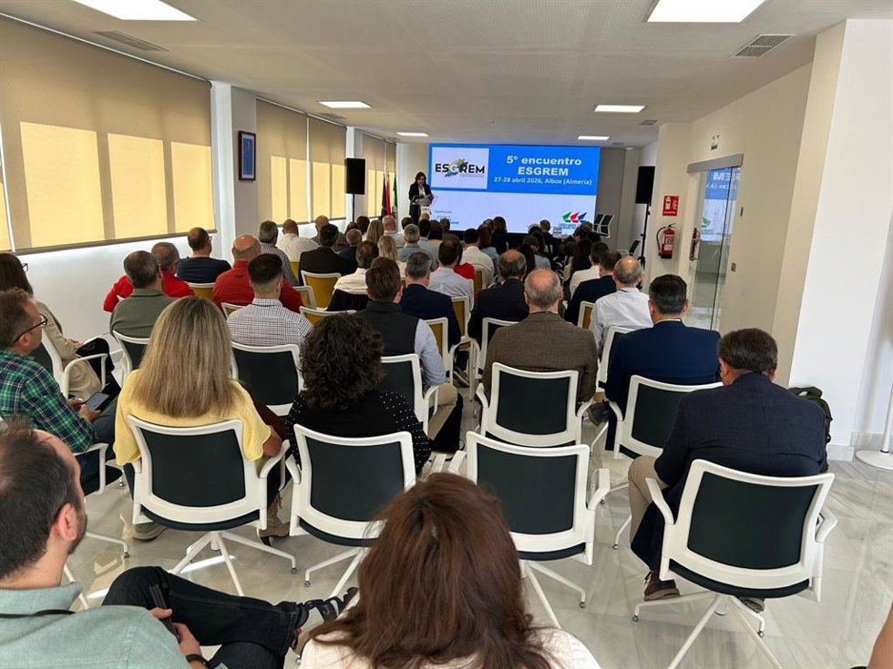 La directora general de Sostenibilidad Ambiental y Economía Circular de la Junta de Andalucía, Carmen Jiménez, durante su intervención en el V Encuentro Esgrem celebrado en Albox (Almería).