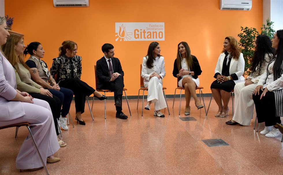 La Reina dialoga con mujeres gitanas para visibilizar avances en igualdad y los retos pendientes
