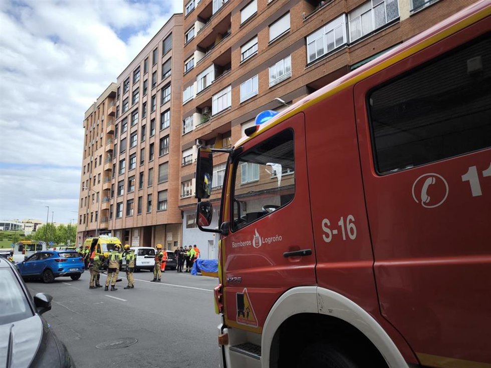 Dos heridos en un accidente de tráfico con vuelco de un turismo en Pino y Amorena de Logroño