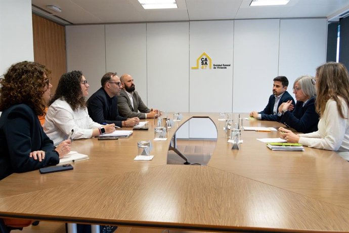 Reunión entre representantes de Casa 47 y del Ayuntamiento de Reinosa