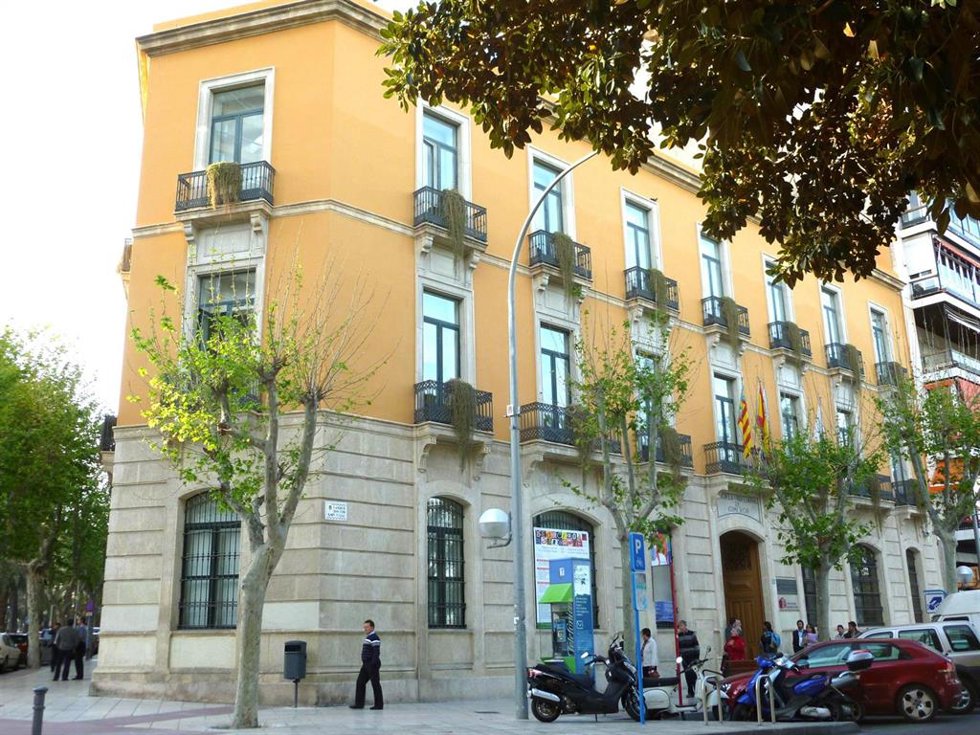 Imagen de archivo de la Sede Ciudad de Alicante en Ramón y Cajal