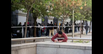 El Gobierno admite a trámite las primeras solicitudes de la regularización, que ya permiten trabajar