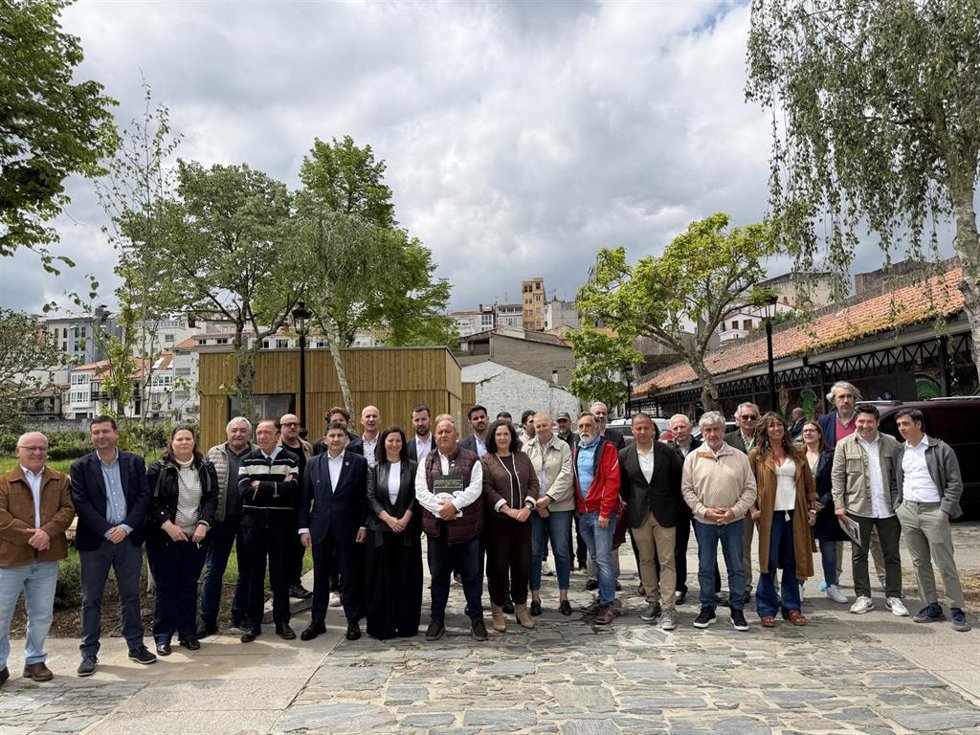Autoridades asisten a la inauguración de una base náutica en Betanzos (A Coruña)