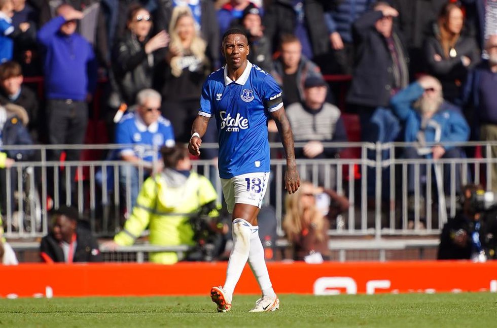 Archivo - Ashley Young, en un partido con el Everton.