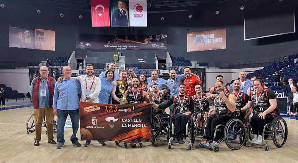 Archivo - El BSR Amiab Albacete hace historia con su cuarta Champions Cup seguida