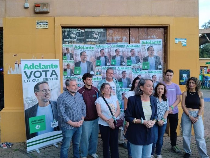 La candidata de Adelante Andalucía por Sevilla Begoña Iza en el acto de apertura de su campaña para las elecciones andaluzas del 17M.