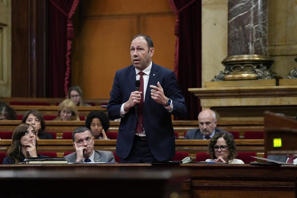 El conseller de Deportes, Berni Álvarez, durante una sesión plenaria en el Parlament de Catalunya, a 29 de abril de 2026, en Barcelona, Catalunya (España). 