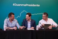 Sanz acusa a Montero de "destrozar" el SAS cuando fue consejera y pide "no pisar el freno" el 17M en Andalucía