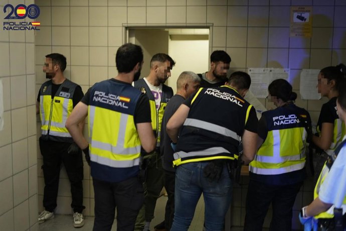 La Policía Nacional expulsa a 21 ciudadanos extranjeros multirreincidentes