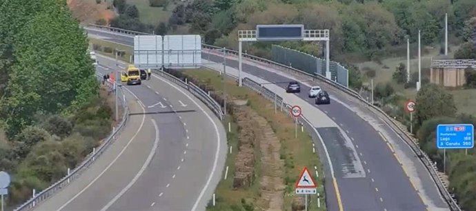La A-6 cortada en sentido Madrid.