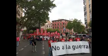 Manifestación del Primero de Mayo en Palma: miles de personas marchan contra la guerra y por la vivienda