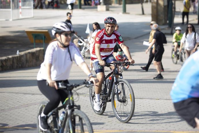 GRANADA. 1.5.26. Dia de la bicicleta en Alhendin. FOTO: ANTONIO.L.JUAREZ. Archsev