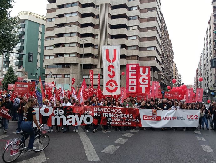 Cabecera de la manifestación por el 1 de Mayo en Murcia