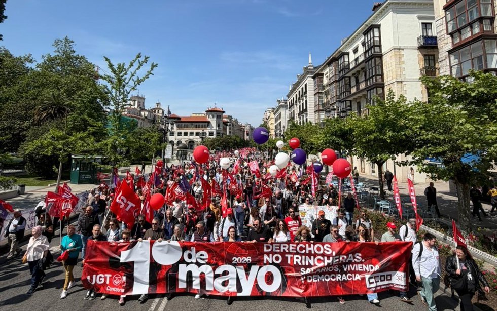 Unas 2.500 personas reclaman en Santander "salario, techo y tiempo" en la manifestación del 1 de Mayo