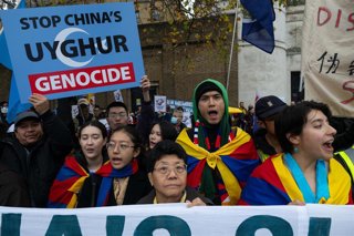Archivo - Imagen de archivo de protestas de la diáspora uigur en Londres en 2025 