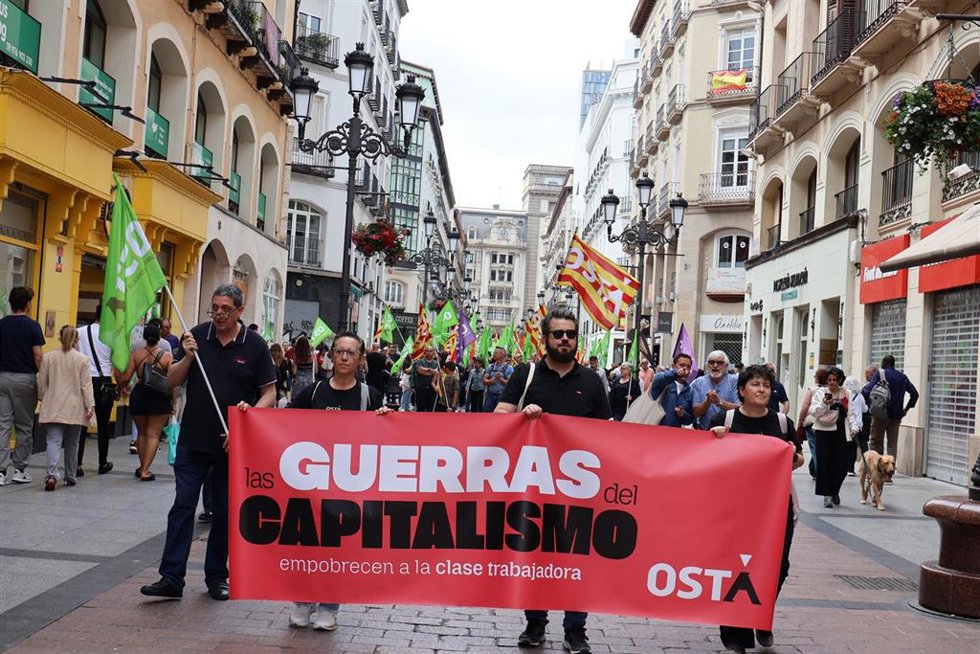 Cabecera de la manifestación del 1 de Mayo del sindicato OSTA en Zaragoza.