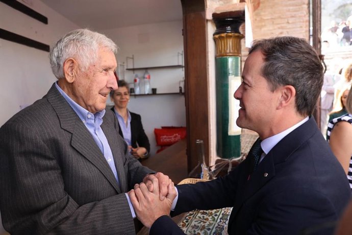 El alcalde de Toledo, Carlos Velázquez, en la Ermita del Valle