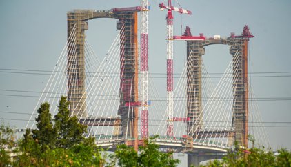 Transportes asegura que al puente del Centenario en Sevilla le queda "menos de un 10% de obra y garantiza la seguridad
