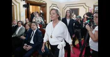 Lugo homenajea a la exalcaldesa Paula Alvarellos con una estatua en la Praza Maior