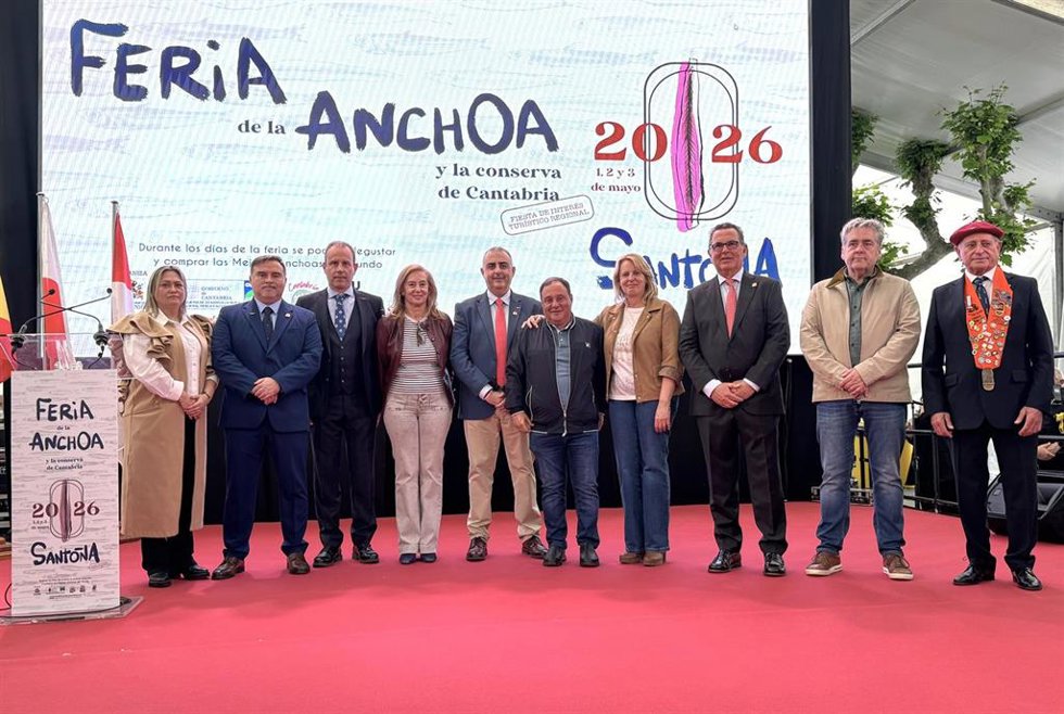 Miles de visitantes asisten en Santoña a la XXVI Feria de la Anchoa y la Conserva