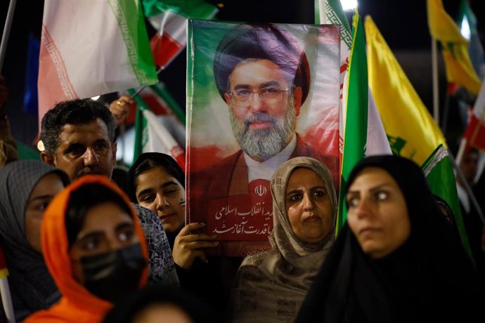 Concentración en apoyo del líder supremo de Irán, Mojtaba Jamenei.  